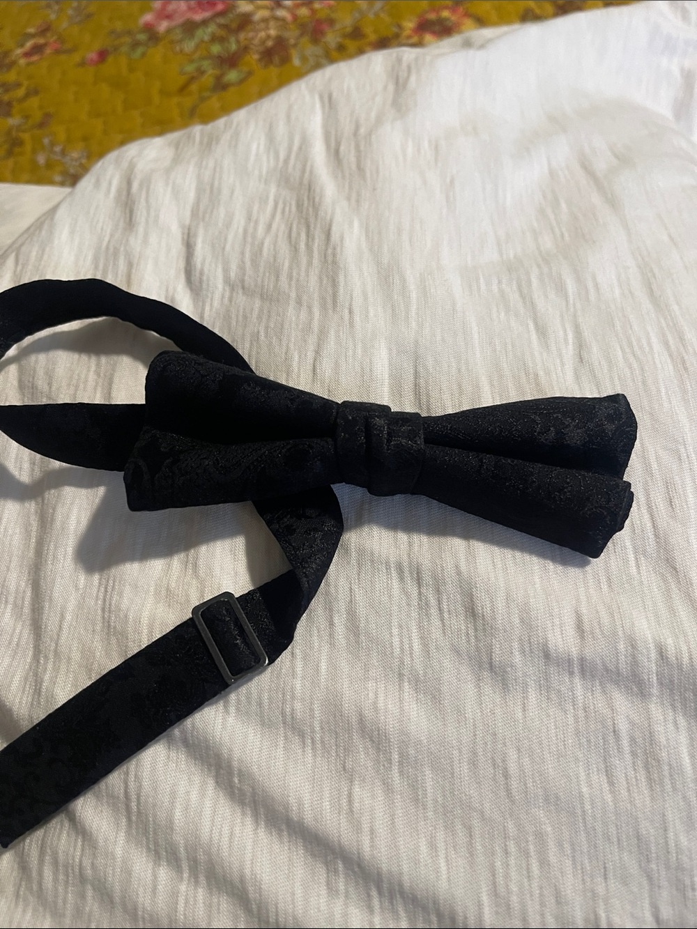 Classic Black Men's Bow Tie - Unbranded